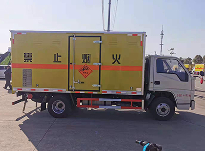 天等爆破器材运输车工人安全操作规范与智能技术保障