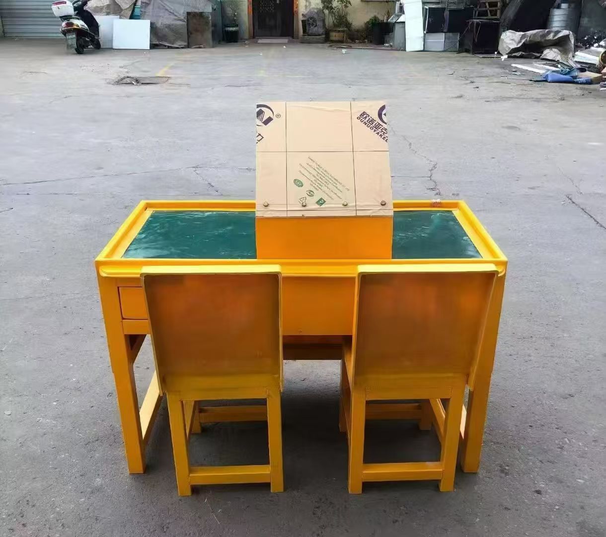 天等防静电导通桌井下煤矿火工品发放桌：危险品流转的安全守护者